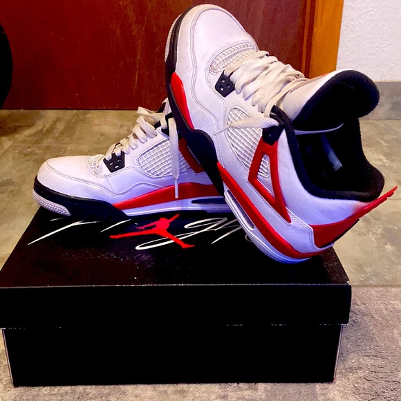 Air jordan 4 retro red cement